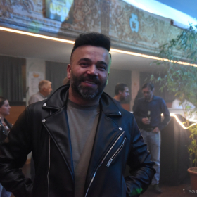 1_ue30-2025-10-18-48