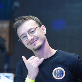 1_ue30-2025-10-18-51